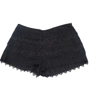 SANS SOUCI Shorts Black LACE SHORTS  Size medium sexy fun dressy Scalloped